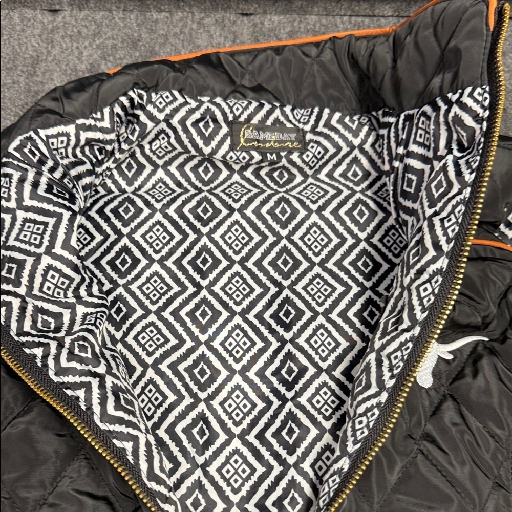 Game Day Black Quilted Vest with Orange Trim UT - Picture 5 of 7